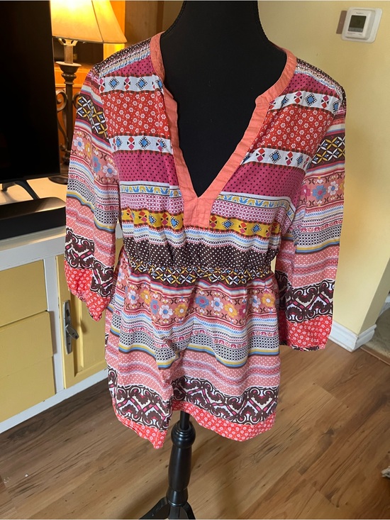 H&M Tops - H&M Coral and Pink Mixed-Print V-Neck Tunic